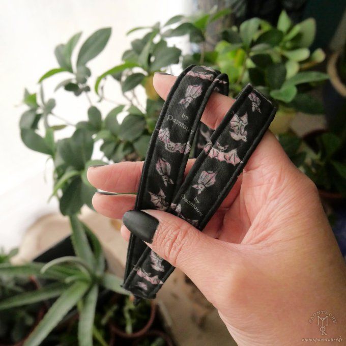 Cordon tour de cou - porte badge porte clé Pastel Goth